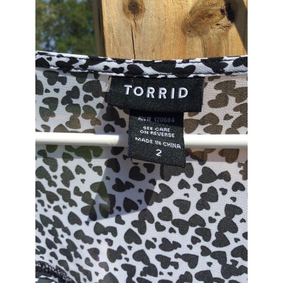 Torrid sheer long sleeve blouse size 2 2X 18 20 split back heart valentines - Picture 8 of 12
